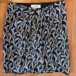 Patterned mini skirt